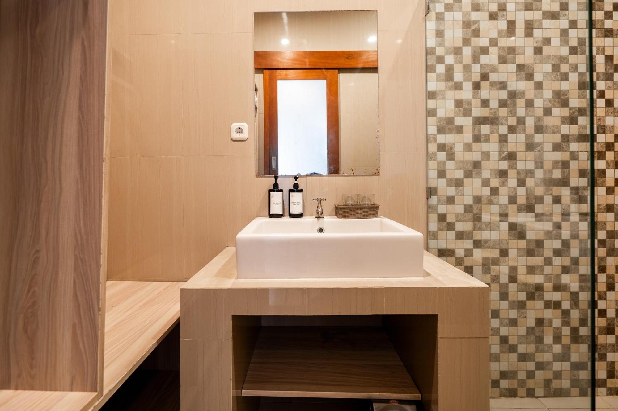 Mahesa Suites Seminyak Екстер'єр фото