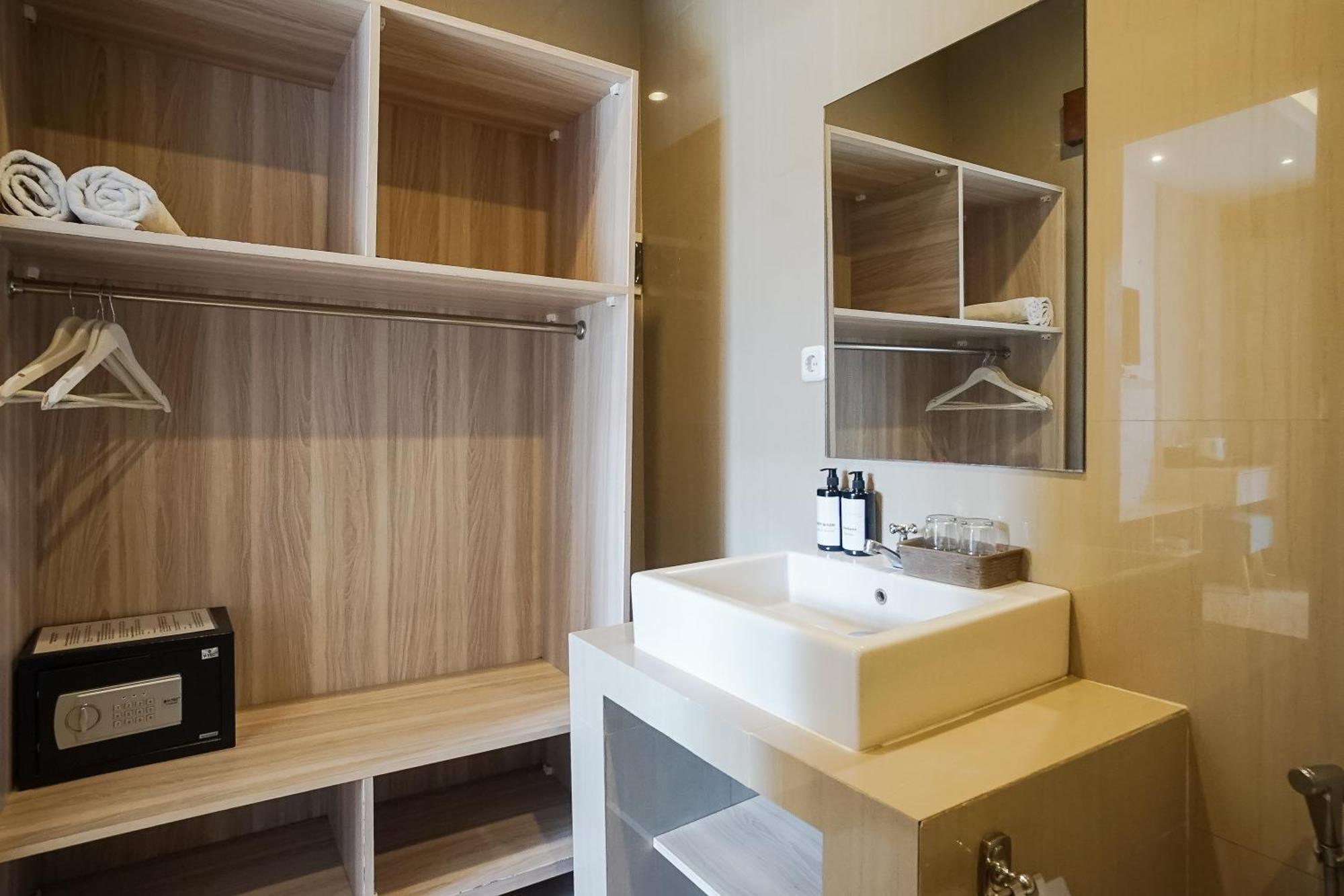 Mahesa Suites Seminyak Екстер'єр фото